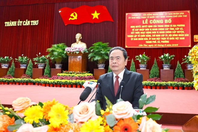 Le président de l’Assemblée nationale, Trân Thanh Mân, prononce un discours lors de la cérémonie. Photo : VNA tran-thanh-man-a-can-tho.jpg