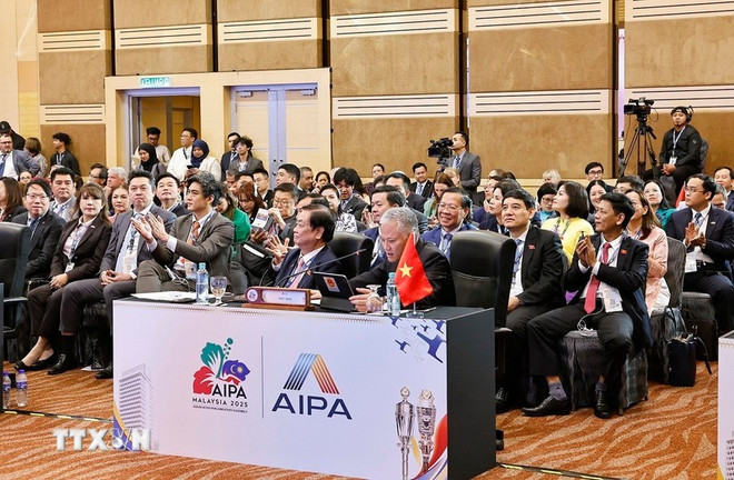 La délégation de l’Assemblée nationale du Vietnam à la première séance plénière de la 46e Assemblée générale de l’AIPA (AIPA-46). Photo : VNA aipa-46.jpg