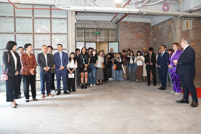 Un coin de White Light Cinéhub lors de l'événement de lancement de l'espace cinématographique intégré, le 26 maiPhoto : VietnamPlus white-light-cinehub-espace.jpg
