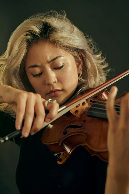 La violoniste américaine Simone Porter. Photo: Elisha Knight violiniste-simone-porter-photo-elisha-knight.png