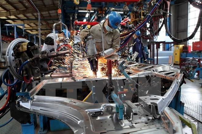 Le Premier ministre Pham Minh Chinh appelle à transformer les défis en opportunités pour mener à bien les objectifs de développement socio-économique fixés. Photo: VNA economie.jpg