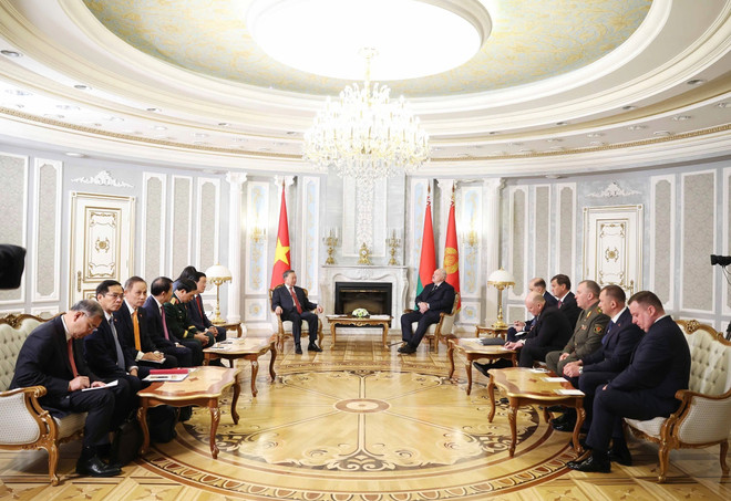 Le secrétaire général du Parti communiste du Vietnam, Tô Lâm et le président biélorusse Alexandre Loukachenko, à Minks, le 12 mai. Photo: VNA to-lam-et-alexandre-loukachenko-minks.jpg
