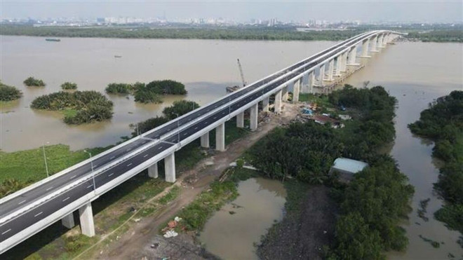 Le pont Nhon Trach reliant la province de Dông Nai à Hô Chi Minh-Ville. Photo : VNA/ pont-nhon-trach.jpg