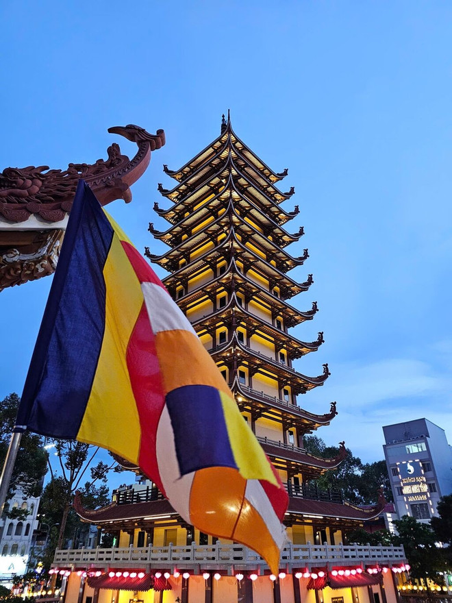 Grande fête du Vesak 2025 au temple Vietnam Quôc Tu à Hô Chi Minh-Ville. Photo: CVN temple-vietnam-quoc-tu-a-ho-chi-minh-ville.jpg