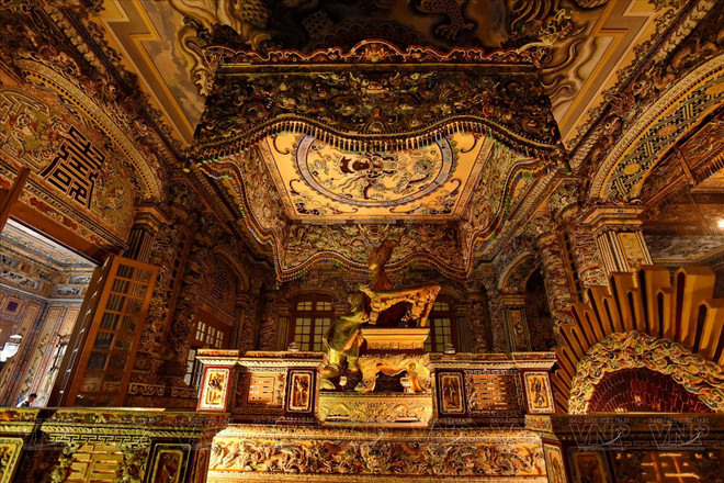 Images du dragon, chefs-d’œuvre artistiques décorant les palais de la dynastie des Nguyên. Photo : VNP images-du-dragon.jpg