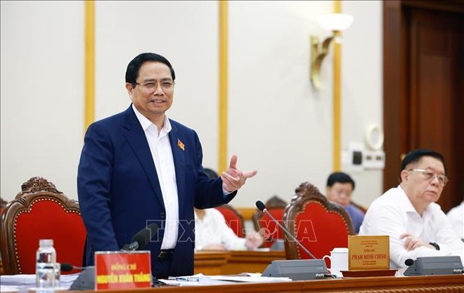 Le Premier ministre Pham Minh Chinh travaille avec le comité permanent du Comité du Parti de la province de Thanh Hoa. Photo : VNA pham-minh-chinh-thanh-hoa.jpg
