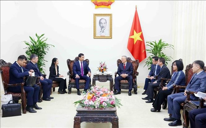 nguyen-hoa-binh-zhumagali-askhat-vna.jpg