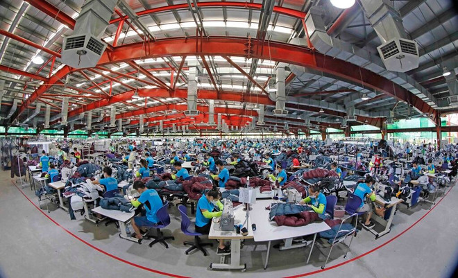 La valeur des exportations de textile-habillement devrait atteindre 44 milliards de dollars en 2024, soit une augmentation de 11% par rapport à 2023, selon les prévisions de l'Association vietnamienne du textile et de l'habillement (VITAS). Photo : VNA secteur-de-textile-habillement.jpg