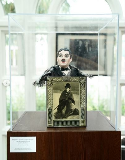 Charlie Chaplin, l’homme au chapeau melon, qui a su toucher le cœur du public en le faisant pleurer de rire et d’émotion. Photo: Instagram charlie-chaplin-instagram-photo.jpg
