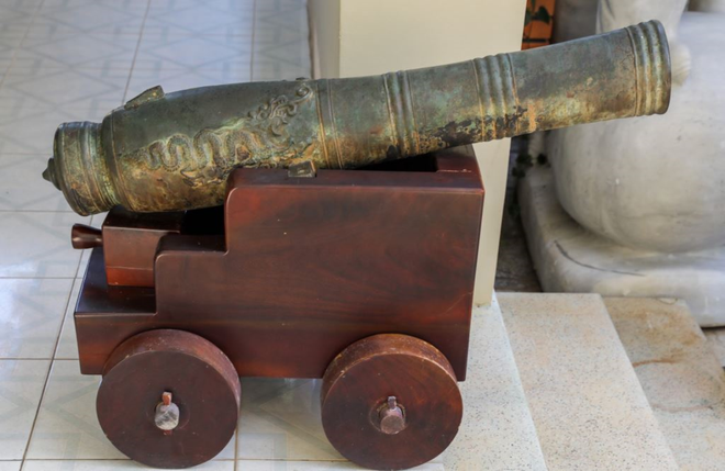 le-canon-vietnamien-fondu-sous-le-regne-du-roi-khai-dinh.png