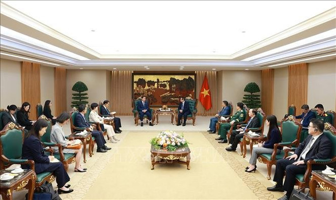 Le Premier ministre Pham Minh Chinh recevant Park Chang Dal, envoyé spécial du président sud-coréen Lee Jae Myung, à Hanoi, le 29 juillet. Photo : VNA park-chang-dal.jpg