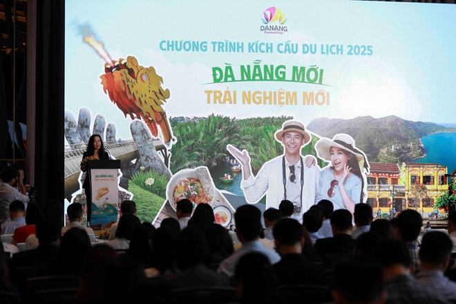 Lors du lancement du programme « Nouvelle Dà Nang – Nouvelle Expérience». Photo: baovanhoa.vn baovanhoavn.jpg