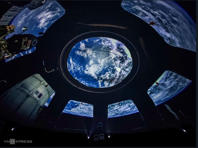 Le planétarium est équipé d'un système de 6 projecteurs haute résolution et d'un dôme incurvé reproduisant des images réalistes du ciel et des étoiles. Photo: VnExpress musee-de-lespace-du-vietnam.jpg