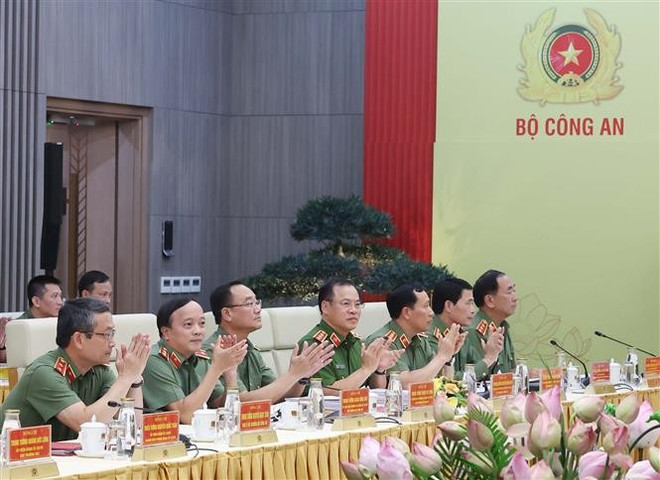 Les délégués à la conférence semestrielle du Comité central du Parti pour la Sécurité publique, à Hanoi, le 19 juin. Photo : VNA delegues-conference.jpg