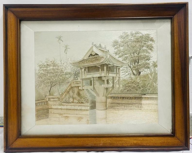 Le tableau brodé représentant la Pagode au pilier unique a été offert au Musée Hô Chi Minh par la famille de l’avocat Loseby à l’occasion du 115ᵉ anniversaire de la naissance du Président Hô Chi Minh. Photo : Musée Hô Chi Minh pagode-au-pilier-unique.jpg