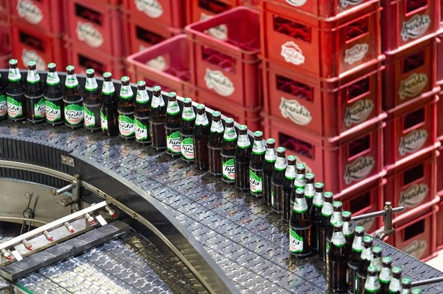 Une ligne de production du projet d'agrandissement de la brasserie Phú Bài à Huê. Photo : Carlsberg Vietnam projet-dagrandissement-de-la-brasserie-de-phu-bai-a-hue.jpg
