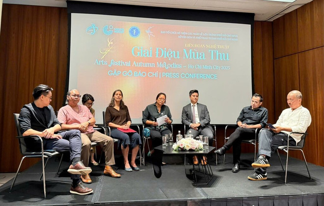 Lors de la rencontre de presse pour annoncer le Festival artistique “Mélodies d’automne” en 2025 à Hô Chi Minh-Ville. Photo: CVN rencontre-de-presse.jpg