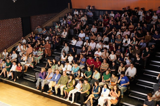 Un public attentif, suspendu aux notes du concert. Photo: Comité d'organisation david-greilsammer-concert.jpg
