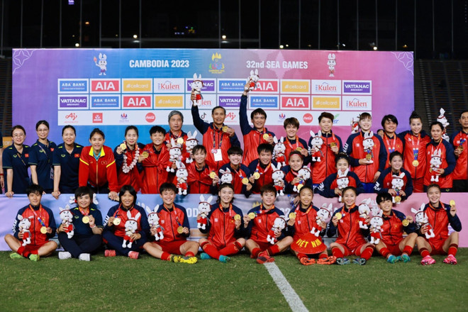 Le football féminin vietnamien décroche l'or pour la quatrième fois consécutive aux SEA Games 32. Photo : Baobinhduong le-football-feminin-vietnamien-decroche-lor.jpg