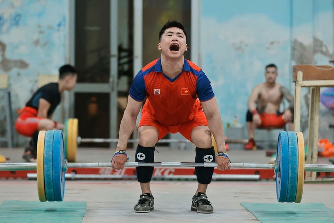 L’haltérophile Trinh Van Vinh. Photo : VNA lhalterophile-trinh-van-vinh.jpg