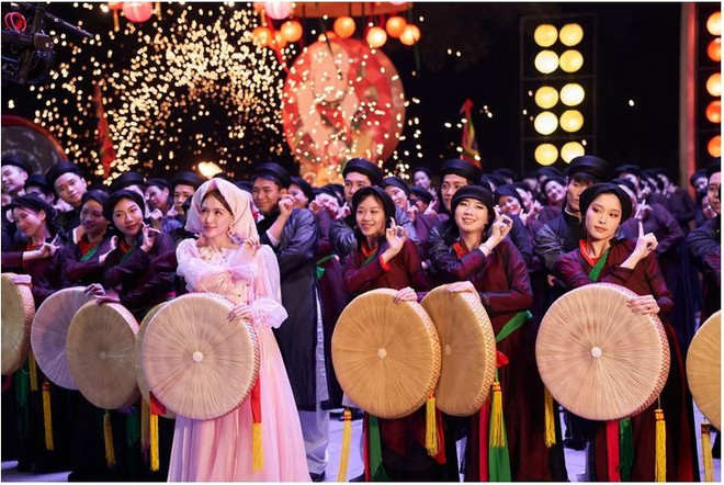 Filmé dans sa province natale de Bac Ninh (Nord), le clip vidéo Bac Bling de la chanteuse Hòa Minzy a explosé sur YouTube Music Vietnam. Photo: VTV bac-bling-de-hoa-minzy.jpg