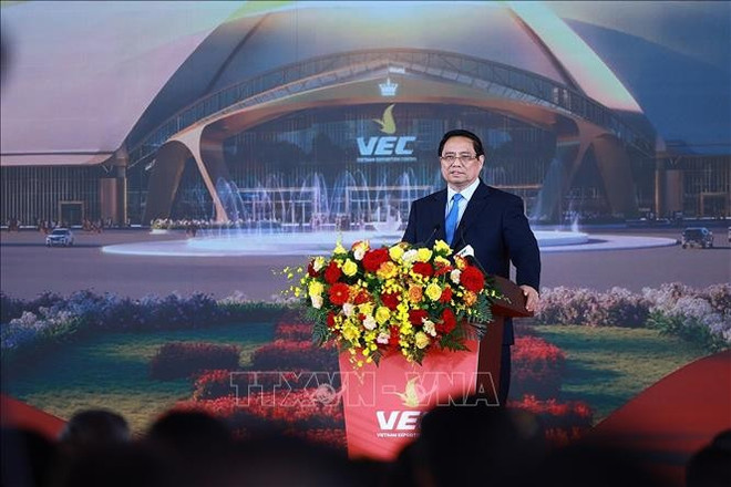 Le Premier ministre Pham Minh Chinh s’exprime lors de la cérémonie d’inauguration. Photo : VNA pham-minh-chinh-250-ouvrages.jpg
