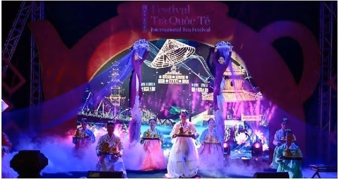 nguyet-vu-tra-hoa.jpg