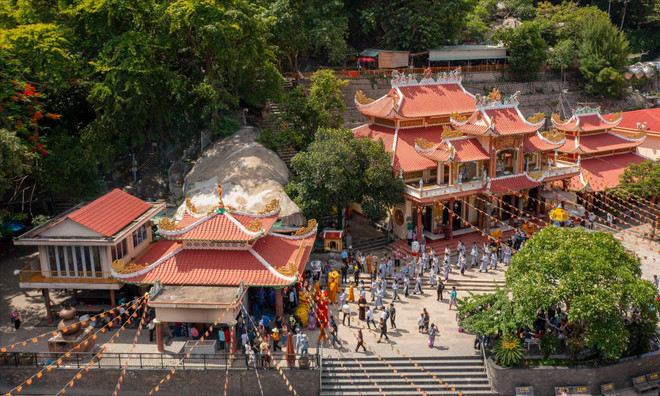 La pagode Chua Ba, la plus ancienne du mont Ba Den. Photo: Sun Group pagode-chua-ba.jpg