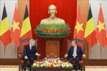 Le secrétaire général du Comité central du Parti communiste du Vietnam To Lam (droite) a reçu le 1er avril à Hanoï le roi Philippe de Belgique, en visite d'État au Vietnam. Photo : VNA