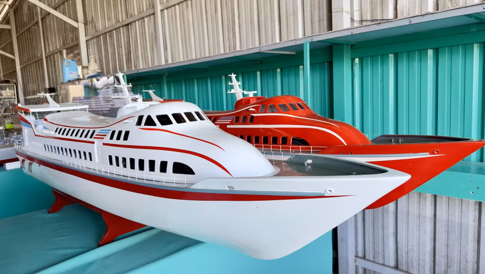 Maquettes de vedettes rapides. Photo: VNA