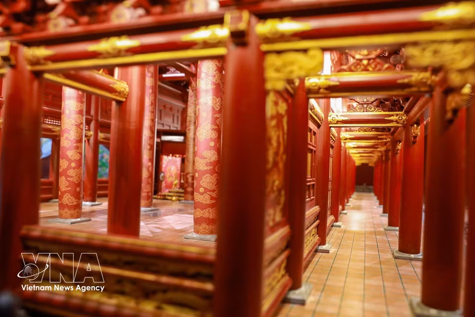 Bien que détruit par les guerres et les affres du temps, le palais Kinh Thiên reste le cœur de la cité impériale de Thang Long, à Hanoï. Photo: VNA