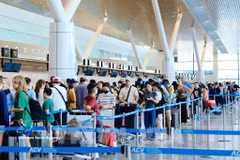  A l'aéroport de Tan Son Nhat. Photo : VNA