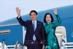 Dans l’après-midi du 24 septembre (heure locale), le président vietnamien Luong Cuong et son épouse ont quitté New York. Photo : VNA