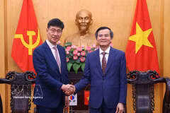 Renforcement de la coopération entre le Vietnam et Samsung Vietnam dans la formation des cadres dirigeants