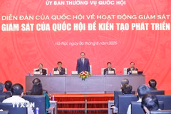 Le président de l'Assemblée nationale, Trân Thanh Mân, préside le premier forum de l'Assemblée nationale sur les activités de supervision, Photo : VNA