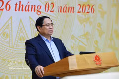 Le Premier ministre Pham Minh Chinh préside la 6ᵉ réunion du Comité directeur central chargé des politiques du logement et du marché immobilier. Photo : VNA