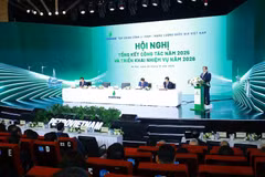 Le Premier ministre Pham Minh Chinh à la conférence consacrée au bilan des activités de 2025 et aux missions pour 2026 du Groupe industriel-énergétique national du Vietnam (Petrovietnam). Photo : VNA