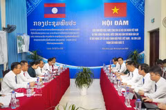 La réunion consacrée à la modernisation des postes-frontières principaux de Huoi Puoc (Vietnam) et de Nason (Laos) en postes-frontières internationaux entre Dien Bien et Luang Prabang. Photo : VNA