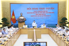 Le Premier ministre Le Minh Hung a présidé la réunion de bilan des six premiers mois de 2026 du Comité directeur d'État chargé des ouvrages et projets nationaux d'importance du secteur des transports. Photo : VNA