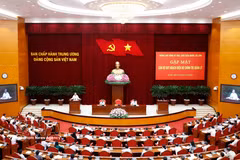 La rencontre entre le secrétaire général du Parti communiste du Vietnam et président de la République, To Lam et des cadres planifiés pour hauts postes de direction. Photo : VNA