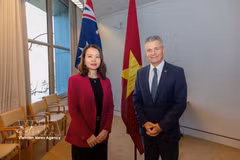 La vice-ministre des Affaires étrangères Nguyen Minh Hang et le co-ministre australien des Affaires étrangères et du Commerce, Matt Thistlethwaite. Photo : VNA
