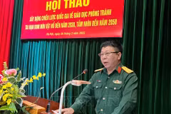 Le colonel Le Quang Hop, directeur général adjoint du Centre national d'action contre les bombes et mines du Vietnam. Photo : VNA