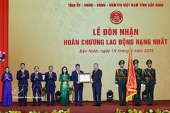 La cérémonie de publication de la résolution de l’Assemblée nationale sur la création de la ville de Bac Ninh. Photo : VNA