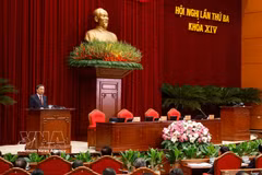 La secrétaire général du Parti communiste du Vietnam et président To Lam prend la parole lors de la séance de clôture du trosième Plénum du Parti. Photo : VNA