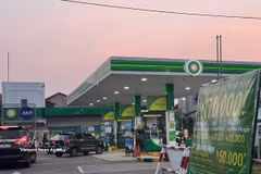Une station-service à Depok, dans la province de Java occidental, en Indonésie. Photo : VNA