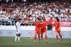 L'équipe féminine de football du Vietnam a remporté une victoire importante 2–0 face au Myanmar dans le cadre du groupe B des SEA Games 33. Photo : VNA