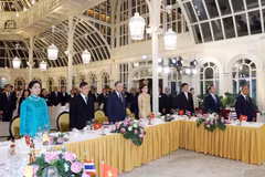 Le dirigeant To Lam offre un banquet en l’honneur du Roi et de la Reine de Thaïlande. Photo : VNA