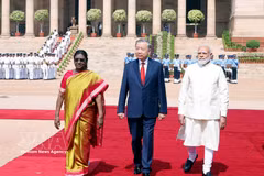Le secrétaire général du Parti et président To Lam en visite en Inde. Photo : VNA