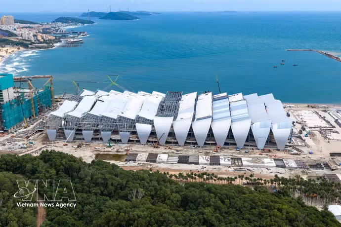 Construction du Centre de conférences du Sommet de l'APEC 2027. Photo: VNA