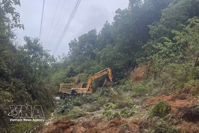 Les pluies persistantes ont provoqué des inondations, des glissements de terrain et d’importantes perturbations à Phu Tho et Thanh Hoa. Photo: VNA